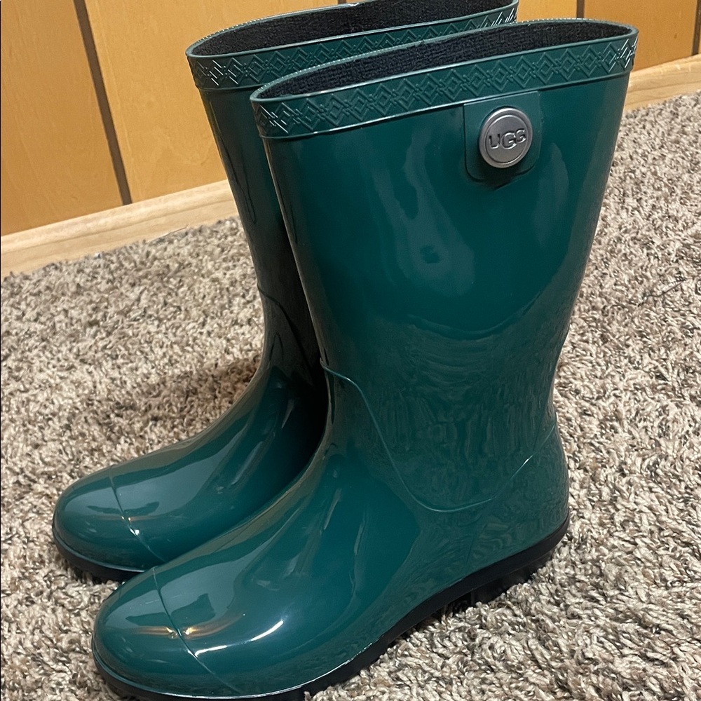 UGG Sienna‎ Pine Green Rain Boots size 7